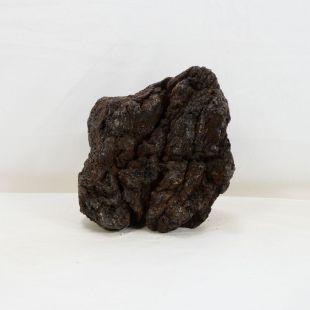 Comprar roca volcánica negra con agujeros para decorar acuarios en tienda online especializada en peces, Aquasistema Alcorcón, aquasistema.com