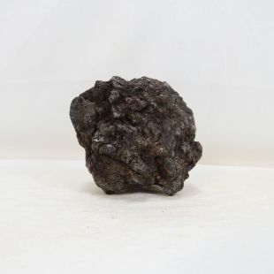 Comprar roca volcánica negra con agujeros para decorar acuarios en tienda online especializada en peces, Aquasistema Alcorcón, aquasistema.com